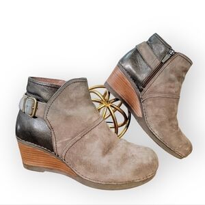 Dansko Leather Wedge Booties Size 39